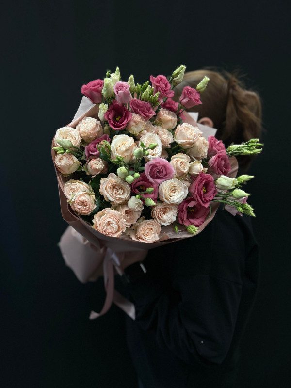 Букет #279 кустовая роза и эустома