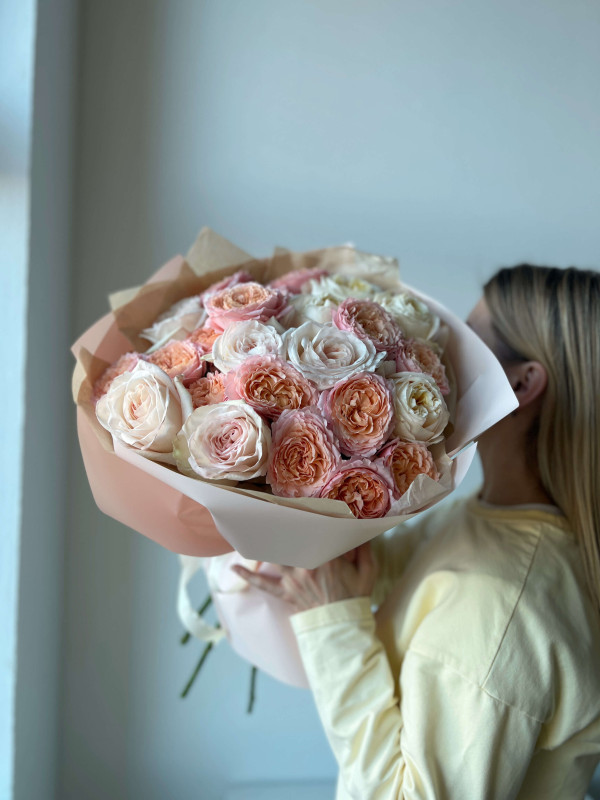 Букет #296 пионовидная роза Охара и Джульетта