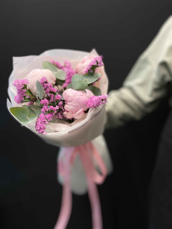 Букет #312 пионы и статица