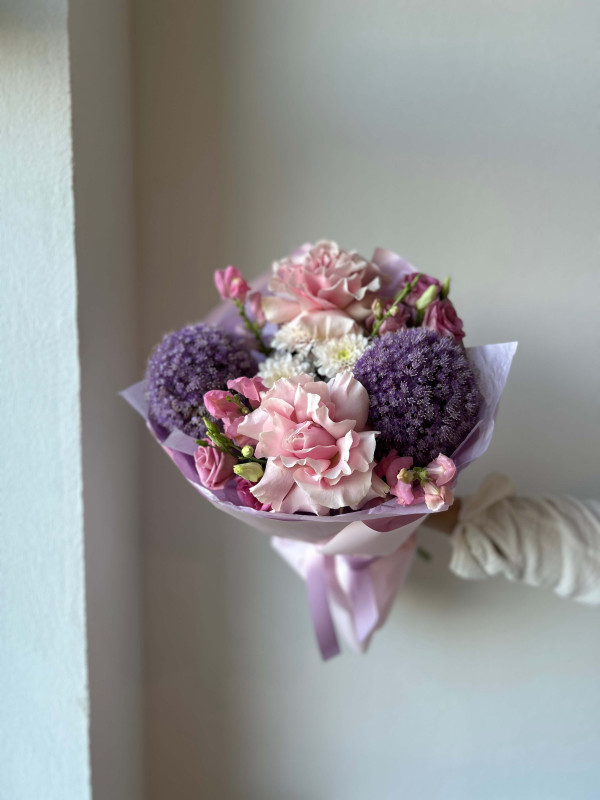 Букет #332 французская роза и аллиум