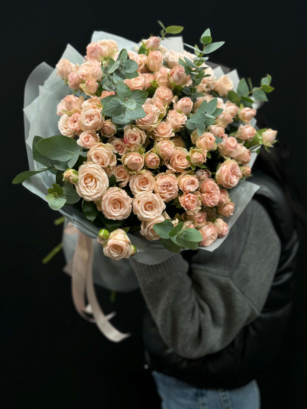 Букет XXL #366 кустовая роза и эвкалипт