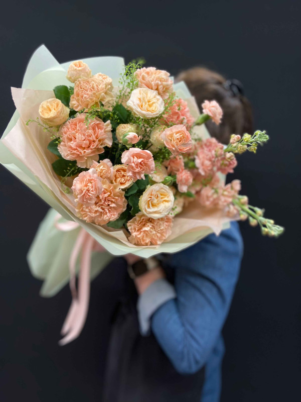 Букет #419 кустовая роза и диантус