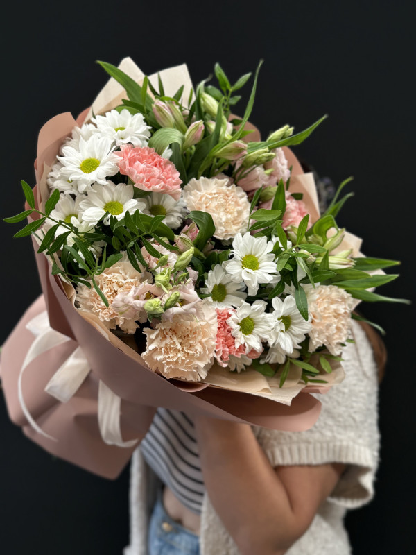 Букет #485 из хризантем, эустомы, альстромерий и гвоздик