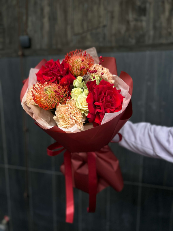 Букет #490 с французской розой и леукоспермумом