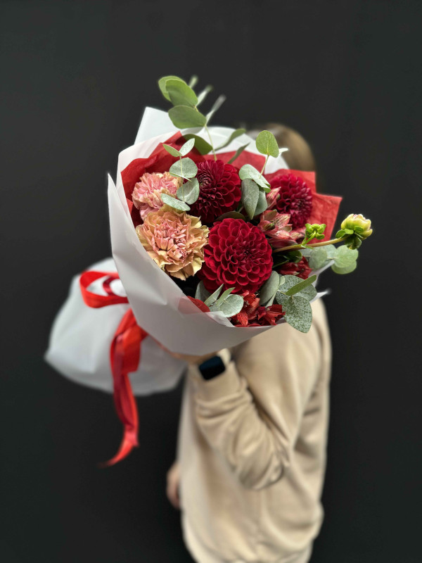 Букет #494 из георгинов и  диантусов