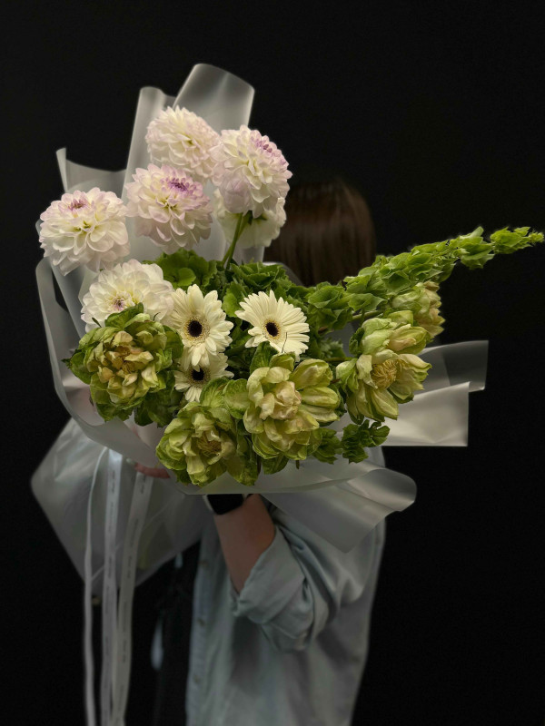 Букет #496 с георгином и розой Вегги