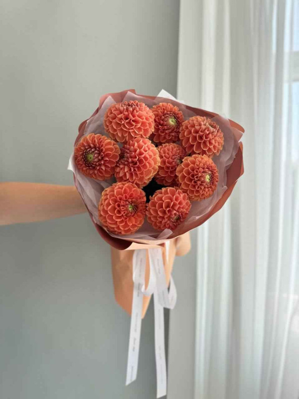 Букет #497 из оранжевых георгинов