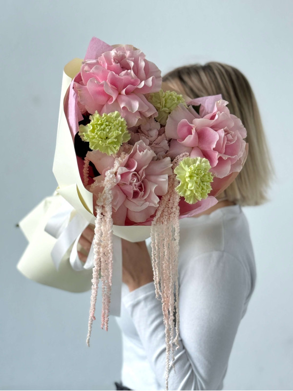 Букет #572 французская роза, диантус и амарант