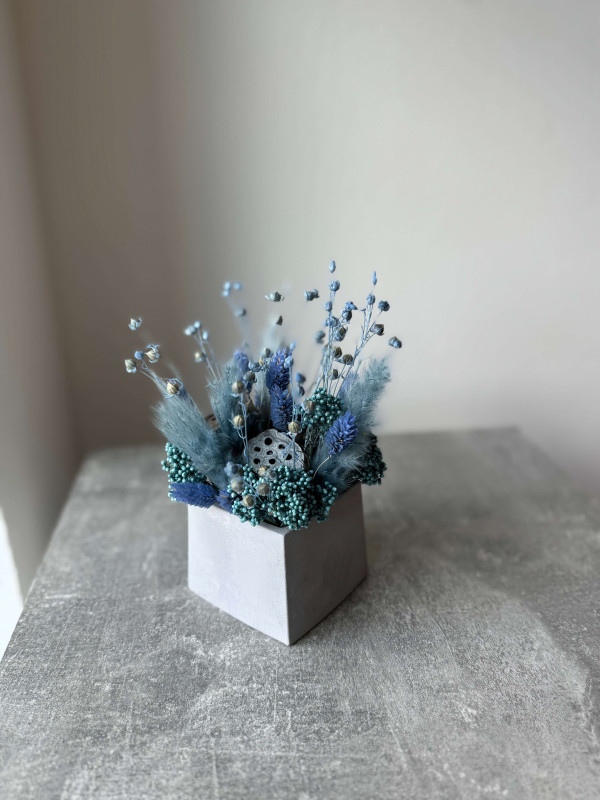 Композиция из сухоцветов #69 голубой лотос и лён