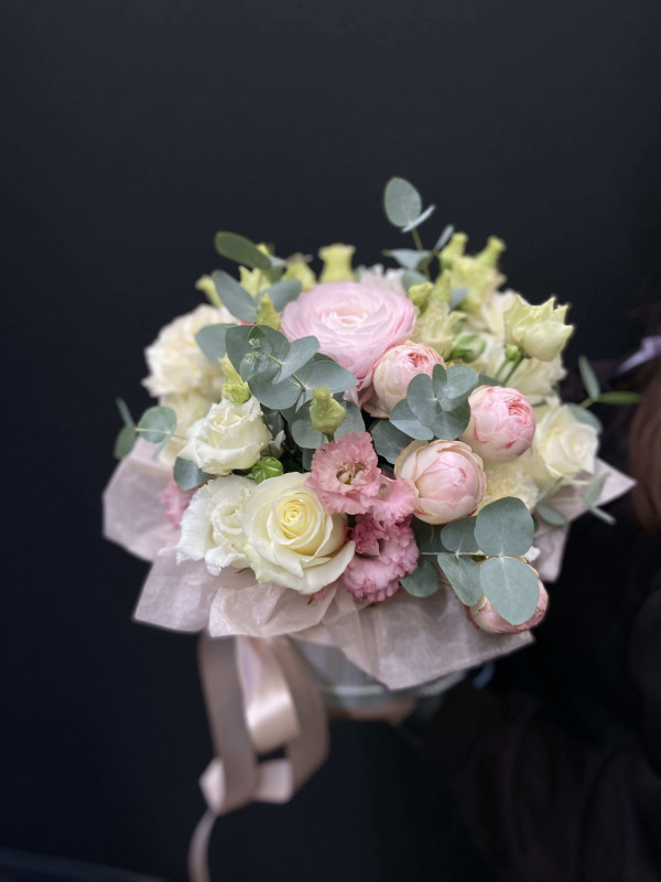 Композиция #123 с ранункулюсом