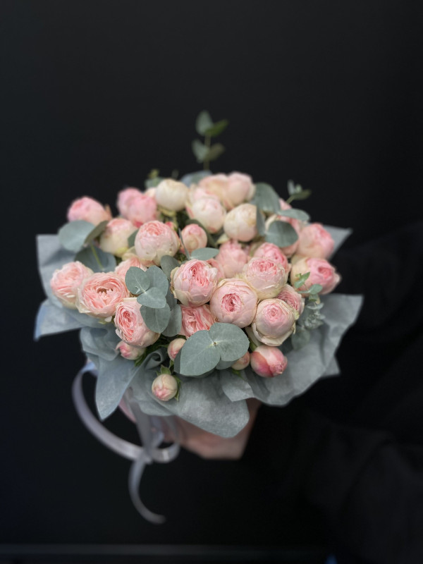 Композиция #124 пионовидная роза Менсвилд Парк