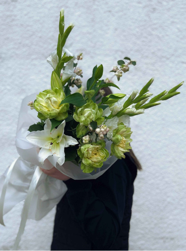 Букет #546 лилия и роза Вегги