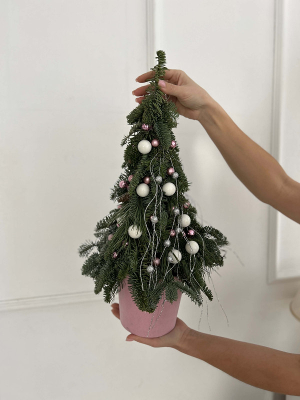 Елочка из нобилиса 50 см #92 с розовым декором