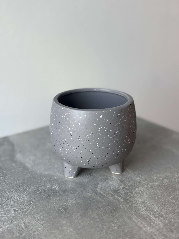 Кашпо керамическое "Серое" на ножках d 10 см