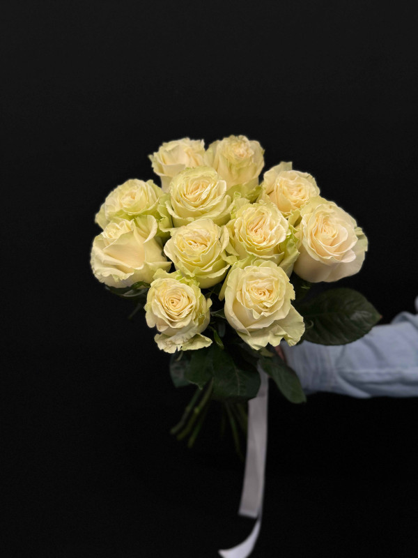 Букет 11 белых роз Эквадор