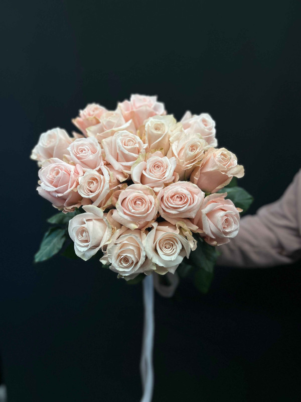 Букет 19 розовых роз ЭКВАДОР