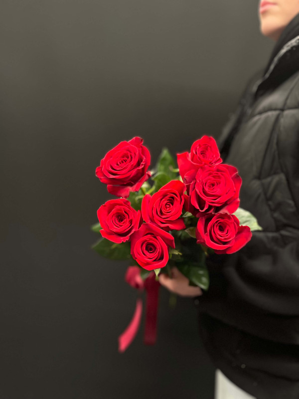 Букет 7 красных роз ЭКВАДОР