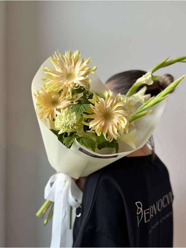 Садовый букет #16 гербера Паста Карбонара и гладиолус