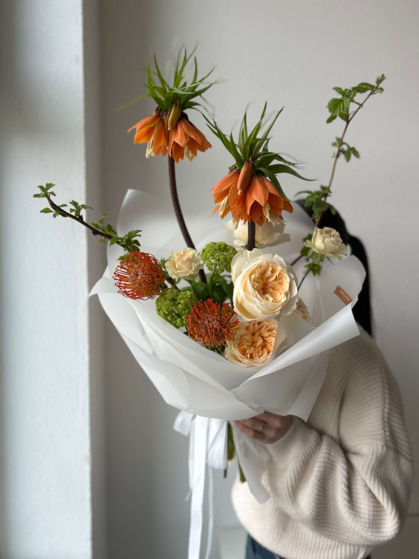 Садовый букет #46 фриттилярия и садовая роза