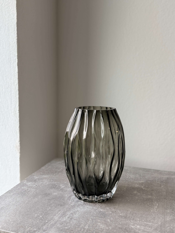 Ваза Темное Стекло 20 см