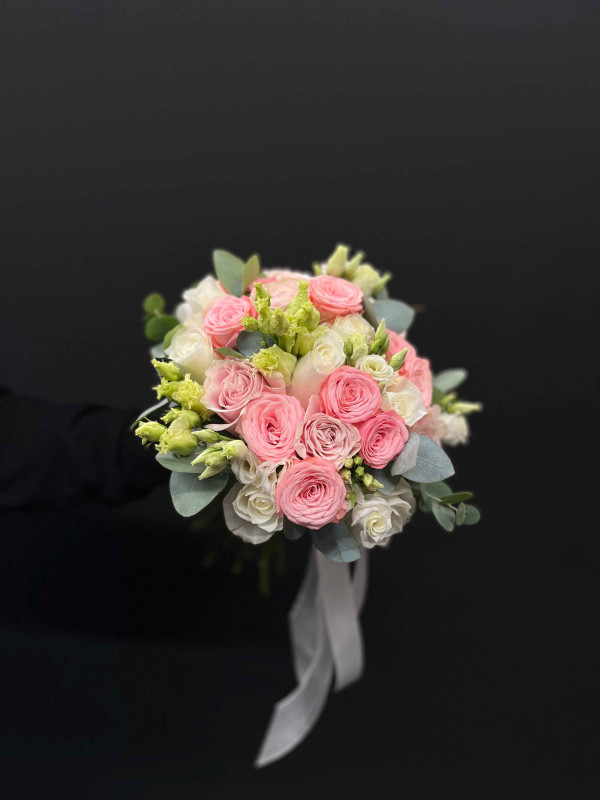 Букет невесты #38 розы и эустома