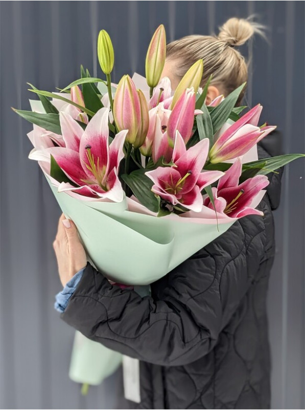 Букет #184 из лилий