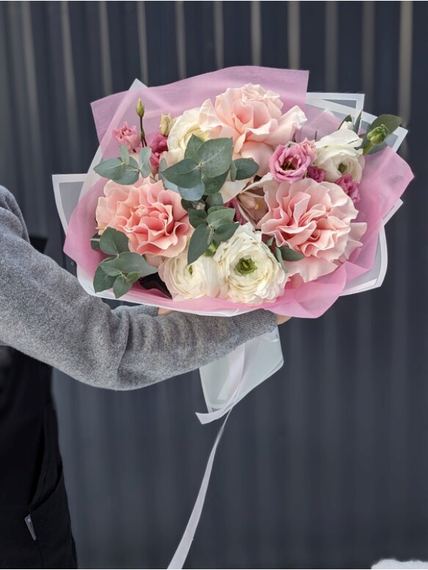 Букет #201 с ранункулюсом