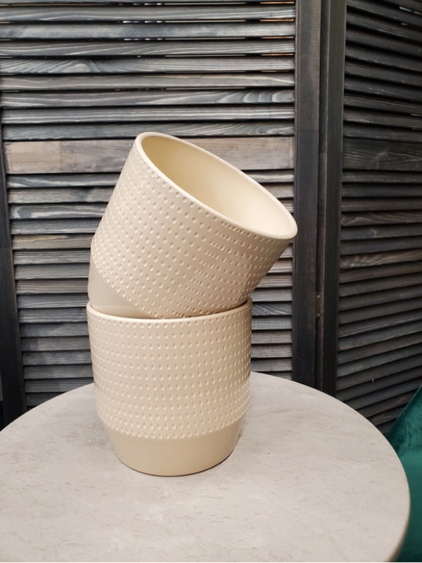 Кашпо керамическое (бежевая точка) d 19 см