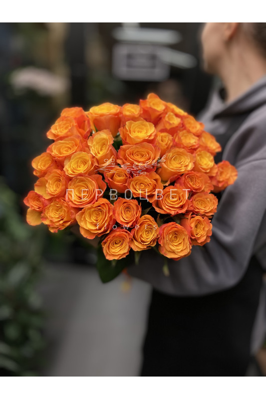 Букет 35 оранжевых роз