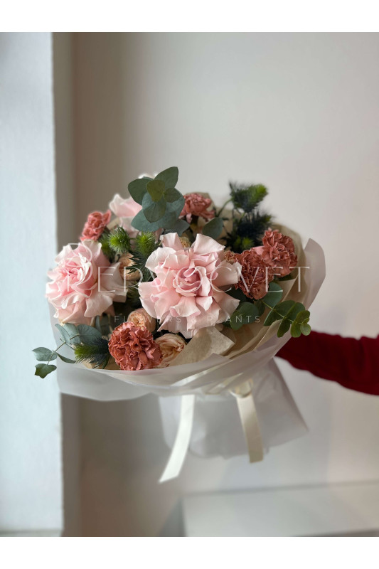 Букет #288 французская роза и персиковый диантус