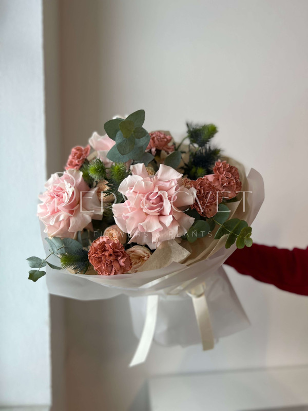 Букет #288 французская роза и персиковый диантус