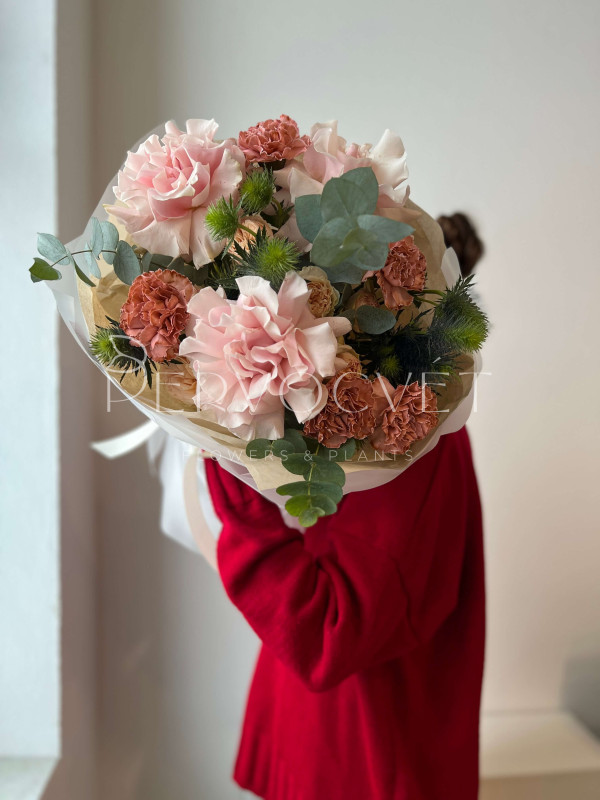 Букет #288 французская роза и персиковый диантус