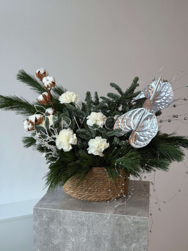 Композиция #120 хвоя, хлопок и антуриум