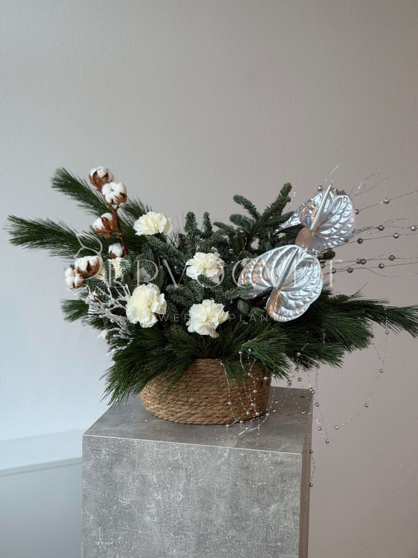 Композиция #120 хвоя, хлопок и антуриум