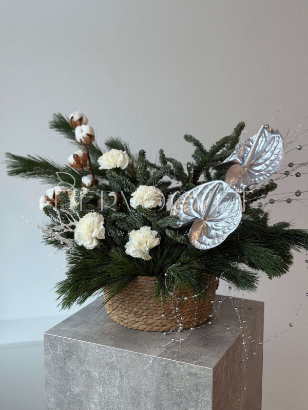 Композиция #120 хвоя, хлопок и антуриум