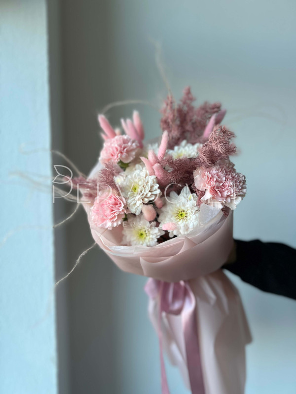 Букет #384 из хризантем и гвоздик