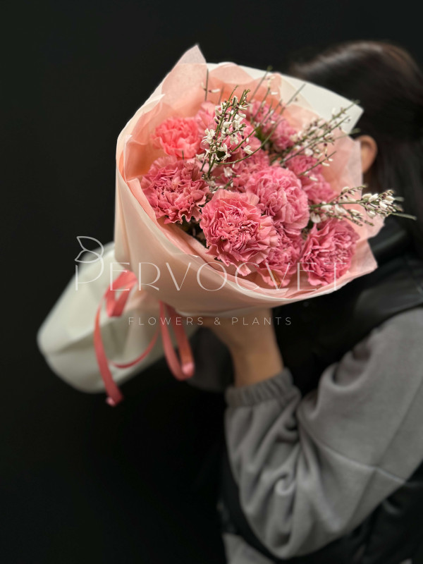 Букет #397 из сортовых гвоздик