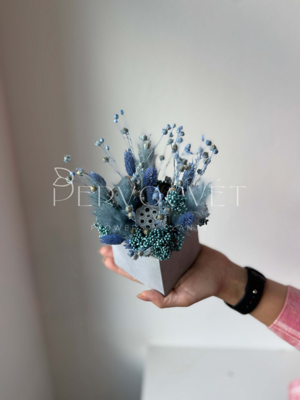 Композиция из сухоцветов #69 голубой лотос и лён