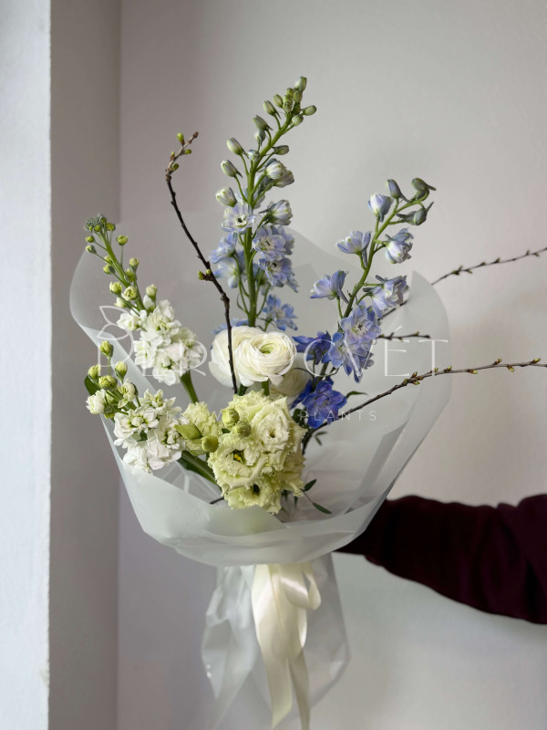 Садовый букет #30 ранункулюс и цветущие ветви