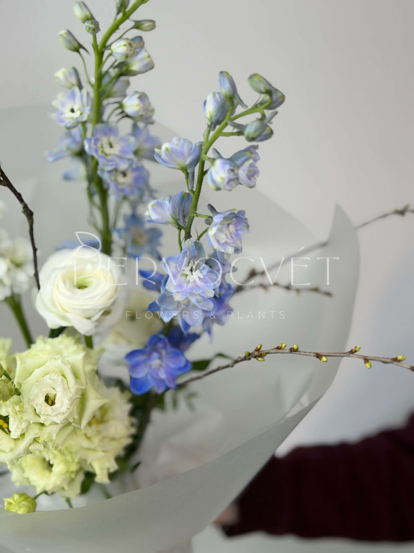 Садовый букет #30 ранункулюс и цветущие ветви