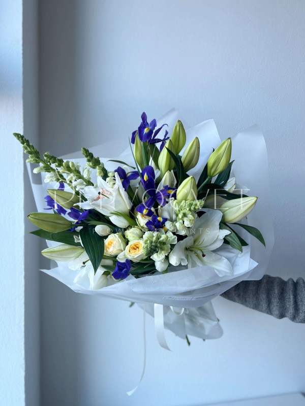 Букет XXL #298 с лилией и ирисами