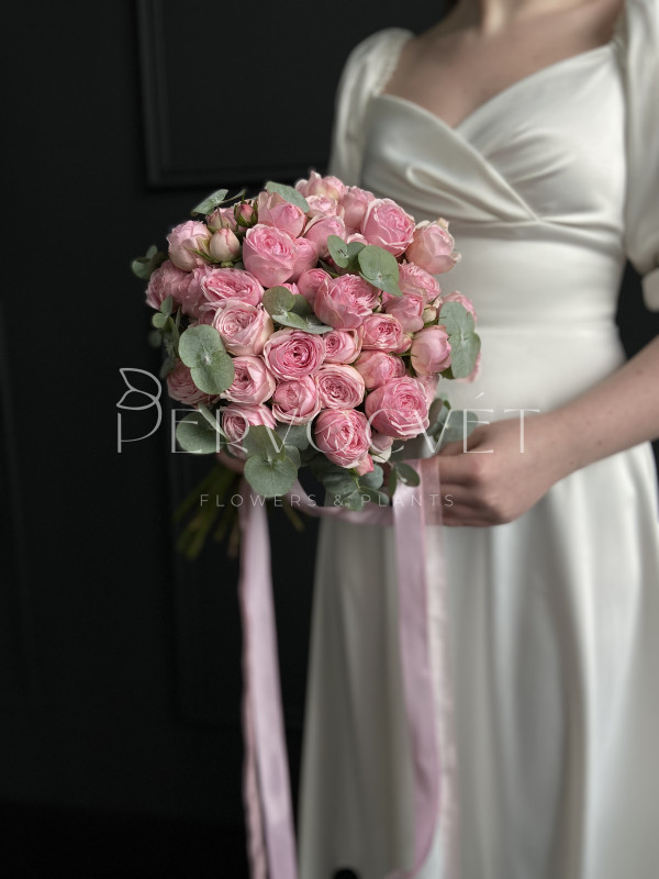 Букет невесты #35 пионовидные кустовые розы