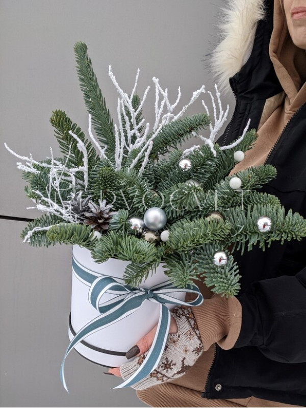 Новогодняя композиция в шляпной коробке #12