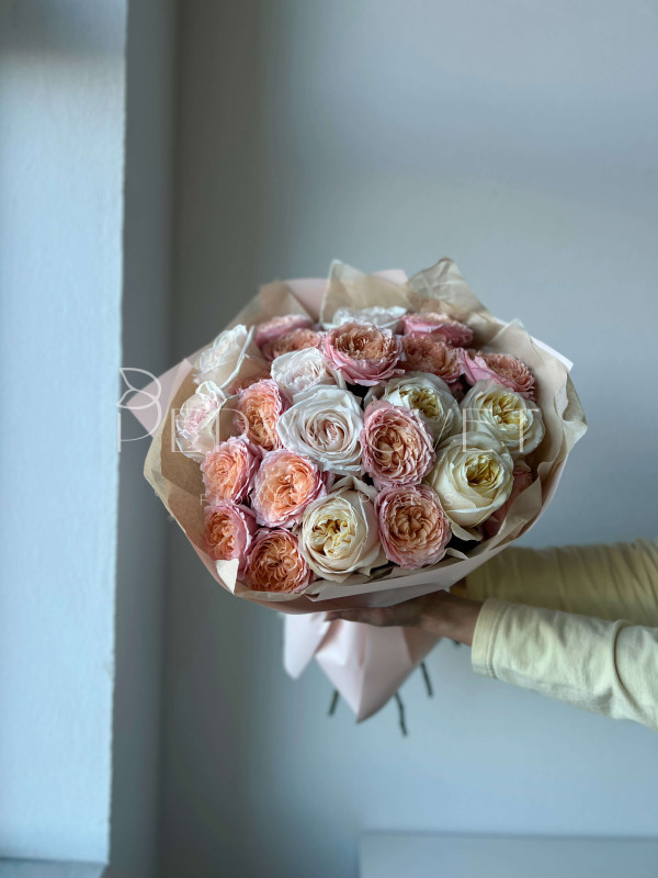 Букет #296 пионовидная роза Охара и Джульетта