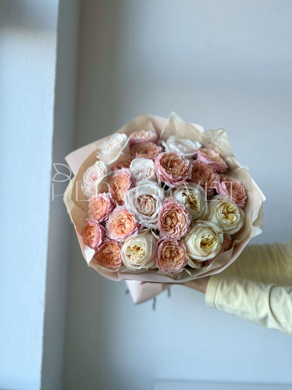 Букет #296 пионовидная роза Охара и Джульетта