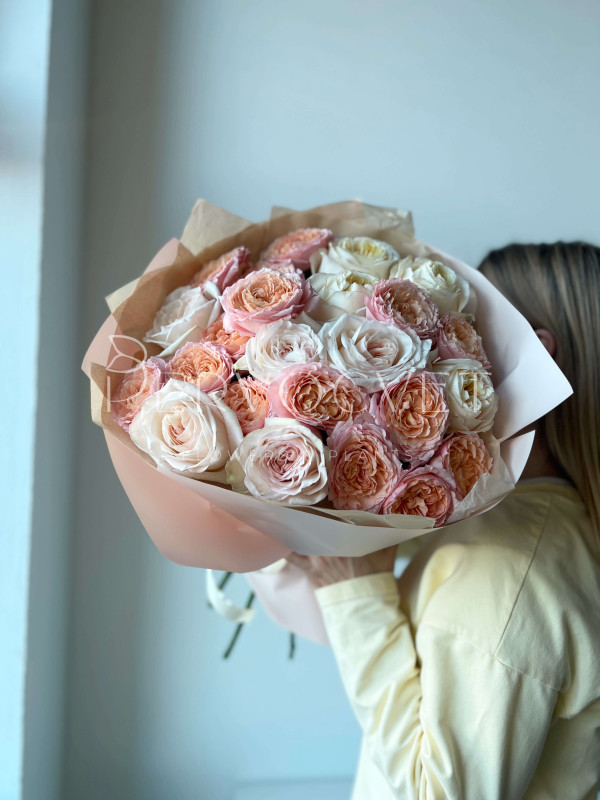 Букет #296 пионовидная роза Охара и Джульетта