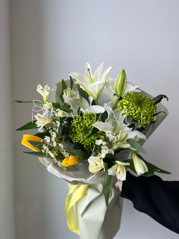 Букет #224 лилия и желтый тюльпан