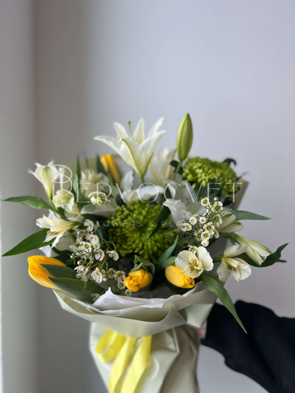 Букет #224 лилия и желтый тюльпан