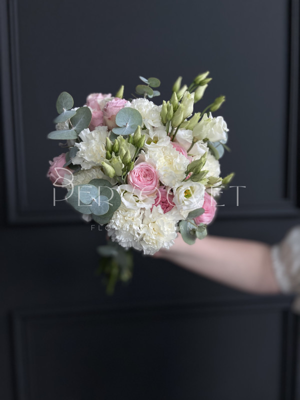 Букет невесты #32 пионовидная роза и диантус