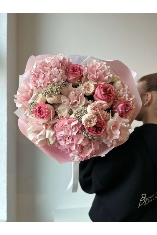 Букет XXL #78 гортензия и пионовидные розы